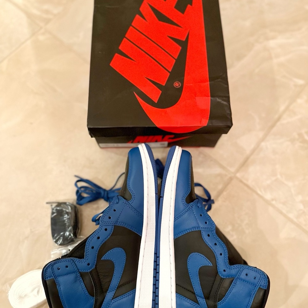 New Air Jordan 1 High Dark Marina Size 9 - Picture 2 of 4
